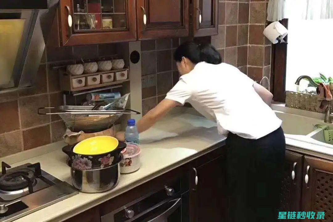 厨房清洁小贴士：砧板消毒新方法 (厨房清洁小贴士)