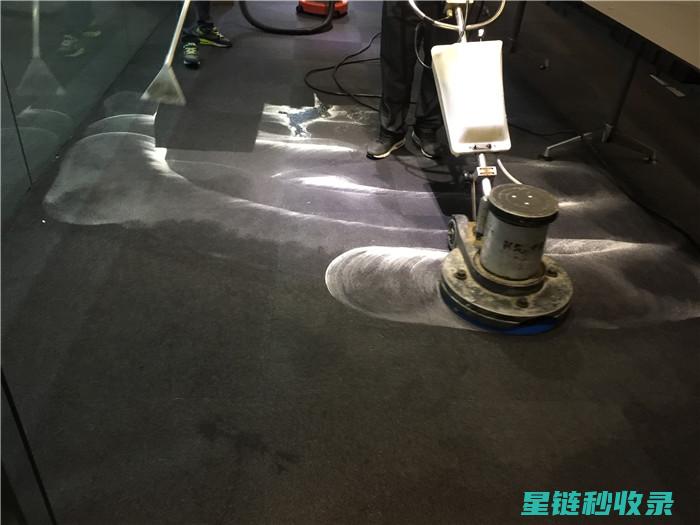 地毯污渍去除妙招：简单几步轻松搞定 (地毯污渍去除小妙招)